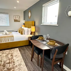 A Cozy Hideaway With Balcony - Close To Apartment