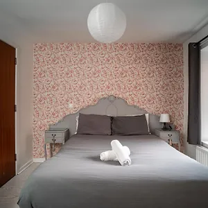 3 Bedroom In Centre Apartment Belfast